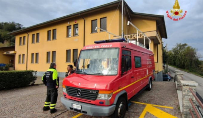 16enne scomparso da quattro giorni in Brianza: l’ultima immagine mentre sale su un treno per Milano
