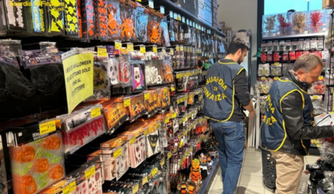 Halloween… da paura: in Lombardia e in Veneto sequestrati 25.000 maschere e giochi pericolosi