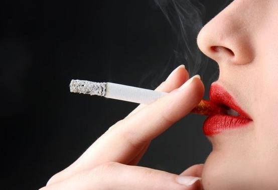 Se le sigarette costassero 5 euro in più a pacchetto continuereste a fumare?