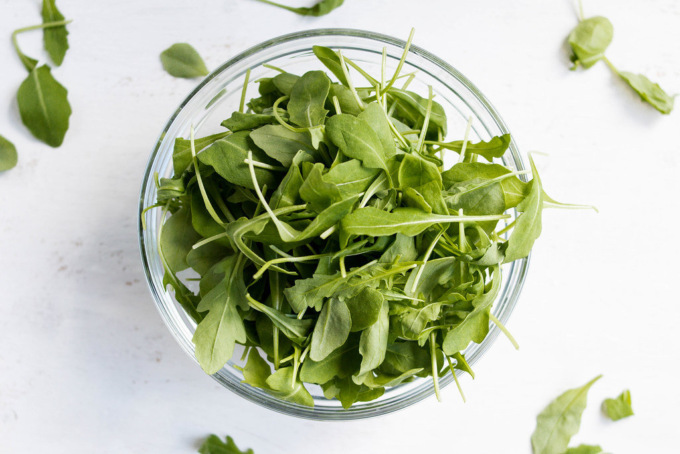 Nuova allerta salmonella nella rucola: i prodotti e i lotti a rischio