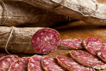 Listeria nel salame e nel formaggio e muffa nelle crostatine: i prodotti e i lotti ritirati