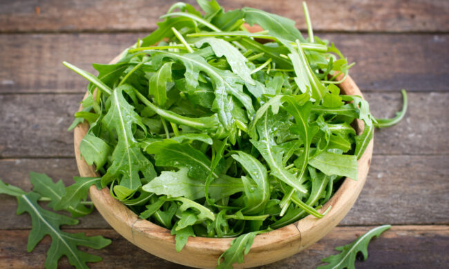 Salmonella nell’insalata, altri richiami in noti supermercati: l’elenco completo dei prodotti a rischio
