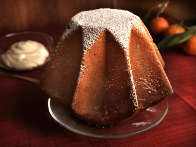 Come preparare il pandoro in casa? La ricetta
