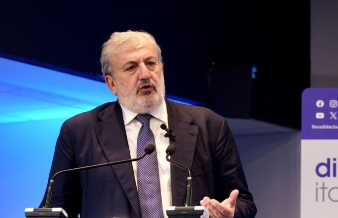 Il governatore della Puglia Michele Emiliano