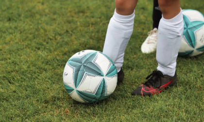 Bambino di 10 anni accoltella un tredicenne per il pallone durante la partita a calcetto