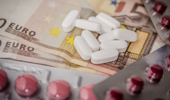 In Italia 463mila malati non posso pagarsi i farmaci, 102mila minori senza cure