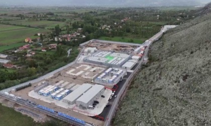 Paesi d'origine sicuri, Corte UE frena l’Italia: “Serve controllo giurisdizionale”. Ira di Giorgia Meloni