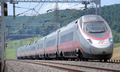 Per non arrivare in ritardo il treno parte... con 50' di anticipo (e lascia a terra i passeggeri)