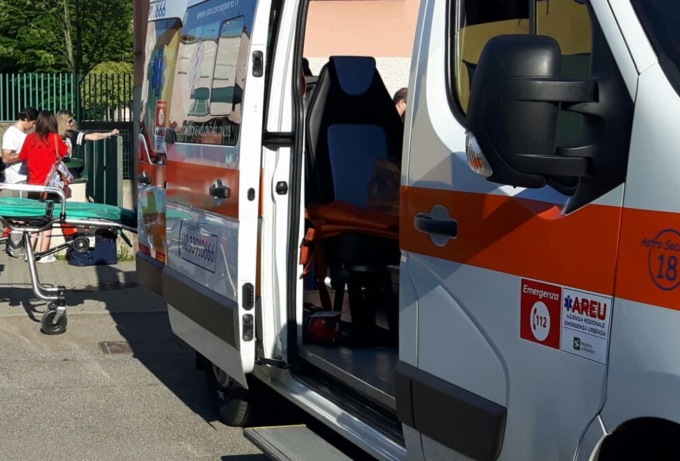 Malore in tribuna, mamma muore tra le braccia del figlio calciatore