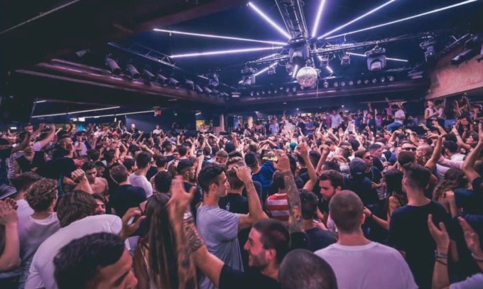 Meningite dopo la festa in discoteca, ricoverato un ragazzo. Scatta l’allerta