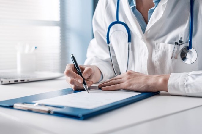 Per quali farmaci dal 2025 sparisce la ricetta di carta e sarà solo via WhastApp e mail