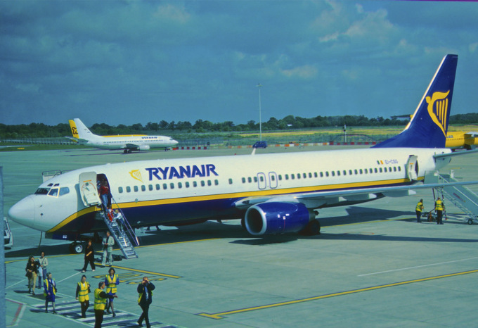 Ryanair rimborserà i costi extra dei check-in ai passeggeri: chi può ottenerlo e a quanto ammonta