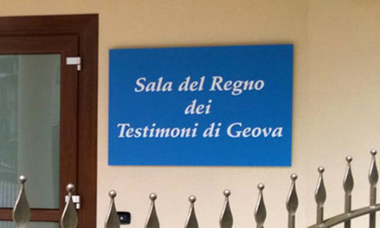 “Ti aiuto a fare i compiti”: sette bambine vittime di un orco 31enne, abusi nella Sala del regno dei Testimoni di Geova