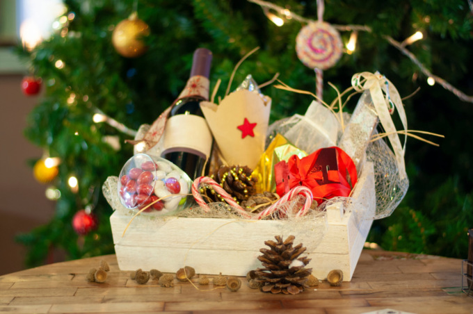 Regali di Natale last minute, il cesto enogastronomico è sempre apprezzato
