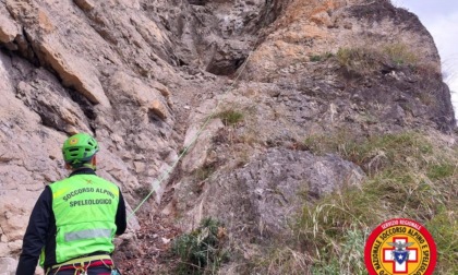 Si lancia dalla zona vietata, base jumper 32enne si schianta e muore