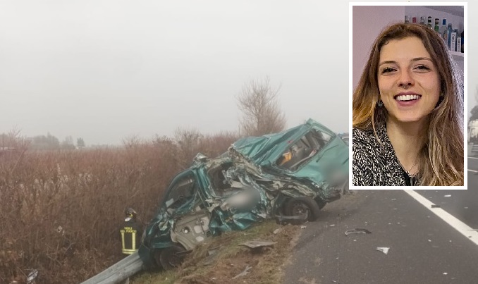 Ferma col furgone in corsia d’emergenza, 26enne travolta e uccisa da un Tir