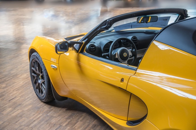 Mercato auto Europa novembre 2024: ancora un calo, -2%