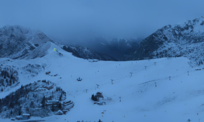 E' arrivata la neve sulle montagne della Lombardia: le foto