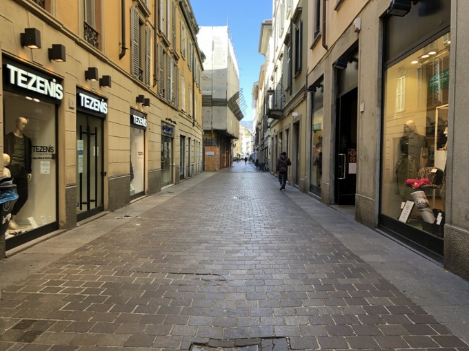 Sciopero negozi e supermercati il 31 dicembre 2024, acquisti a rischio: chi si ferma