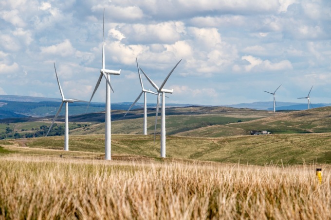 Energia in Italia: crescono le rinnovabili, frena il calo delle emissioni