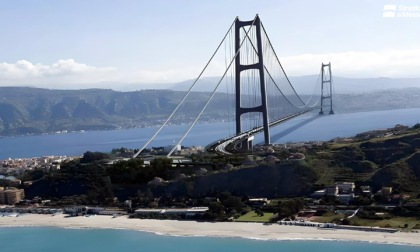 Ponte sullo Stretto, allarme autostrade: "Fatiscenti, non sono pronte"