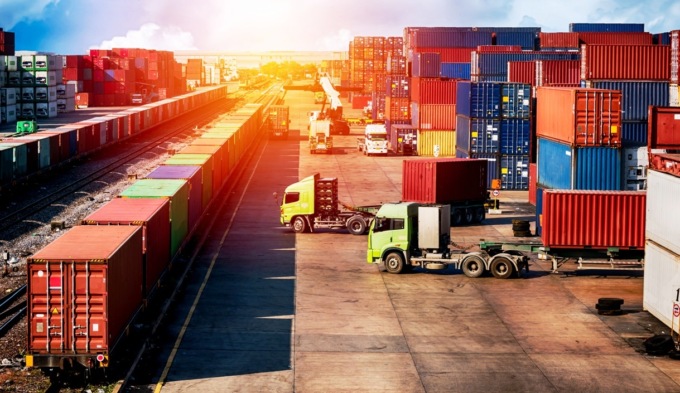 Riduzione fondi per il trasporto merci: UnaTrass contro i tagli al settore del Governo