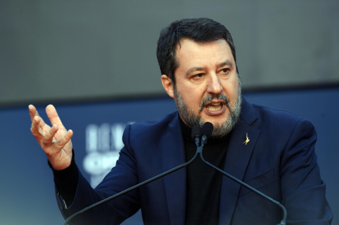Salvini rilancia l’idea dell’ingresso dei privati nelle Ferrovie: “Ma non sarà una svendita”