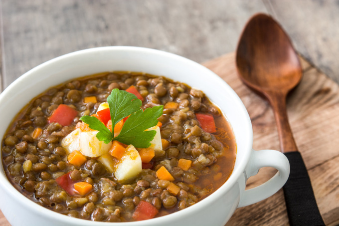 Zuppa di legumi e cereali, un caldo abbraccio d’inverno 