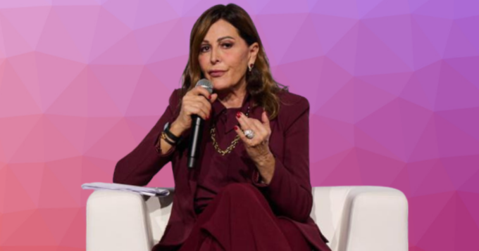 La ministra Santanchè dichiara guerra alle recensioni false: cosa prevede il Ddl su hotel e ristoranti