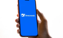 Come funziona DeepSeek, l’AI che fa tremare ChatGPT e le criptovalute