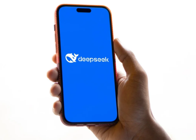 Come funziona DeepSeek, l’AI che fa tremare ChatGPT e le criptovalute