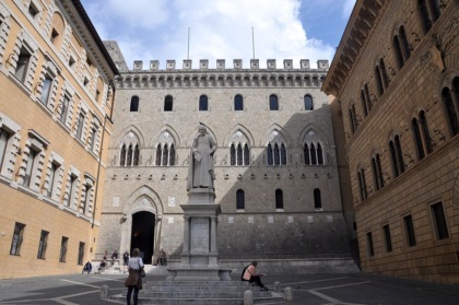 Monte dei Paschi, via libera al Piano Lovaglio: doppia offerta a BPM e Banca Generali