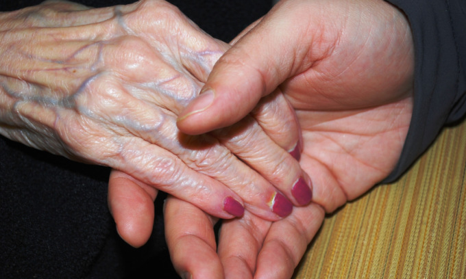 Sposati da 64 anni, muoiono a un’ora di distanza