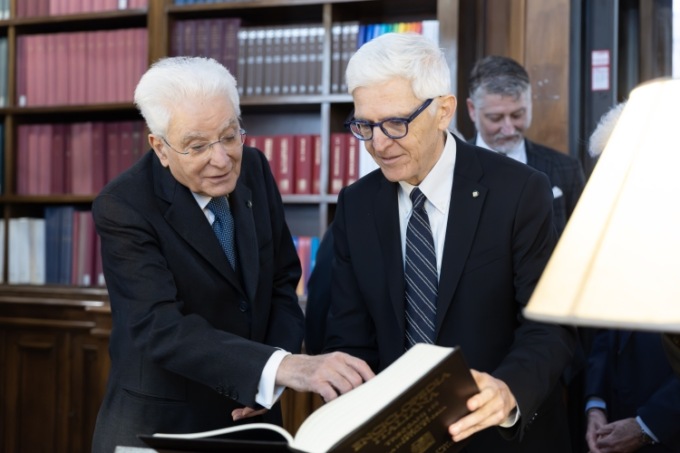Cento anni e cento parole simbolo per Treccani: le celebrazioni con Mattarella