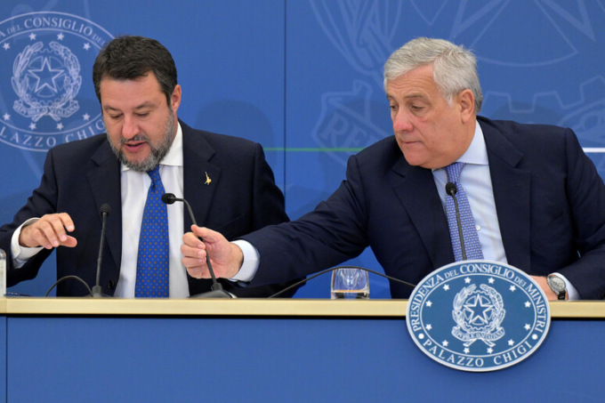 Dopo le cartelle esattoriali della Lega, ora la riduzione dell’Irpef targata FI