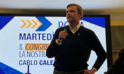 Calenda ai Cinque Stelle: "L'unico bellicismo è quello fra i neuroni del vostro cervello"