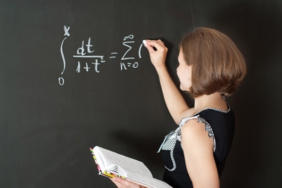 Percorsi abilitanti docenti 60, 36 e 30 CFU: 44.283 posti disponibili. I costi e i bandi da scaricare