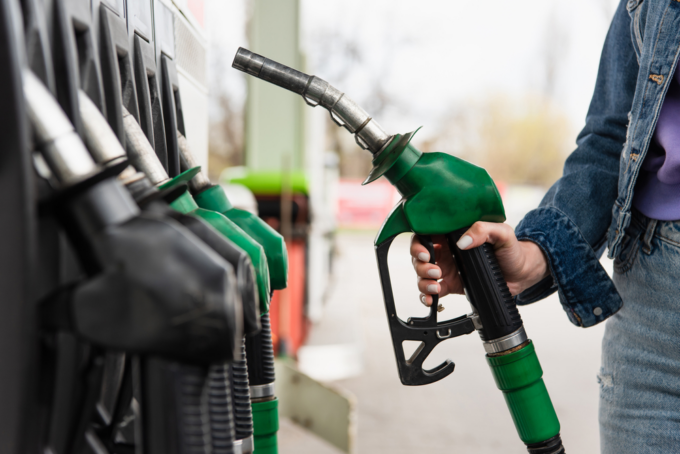 Quanto costa la benzina oggi, domenica 23 febbraio 2025: i prezzi nei distributori italiani