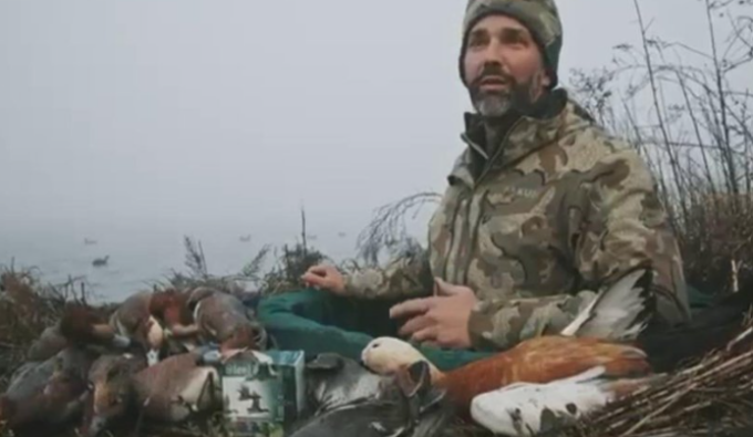 Il figlio di Trump a caccia di specie protette in Laguna a Venezia. Pichetto Fratin: “Aspetto un report”