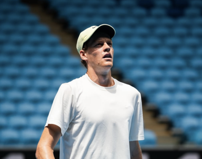 Jannik Sinner squalificato per 3 mesi: accordo con la Wada per il caso clostebol