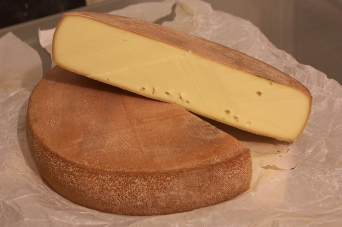 Listeria nel formaggio: prodotto e lotti ritirati (da non mangiare)