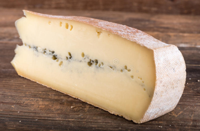 Rischio Escherichia coli, un altro formaggio ritirato dal mercato: i prodotti e i lotti da non mangiare