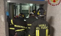 Cede il tetto, operaio precipita da 15 metri e muore