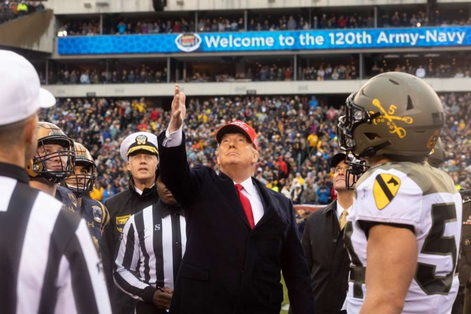 Trump primo presidente al Super Bowl (e vuole cambiare le regole del football)