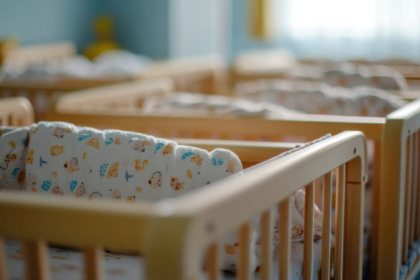 Istat, nuovo minimo storico per la fecondità in Italia: nel 2024 solo 1,18 figli per donna