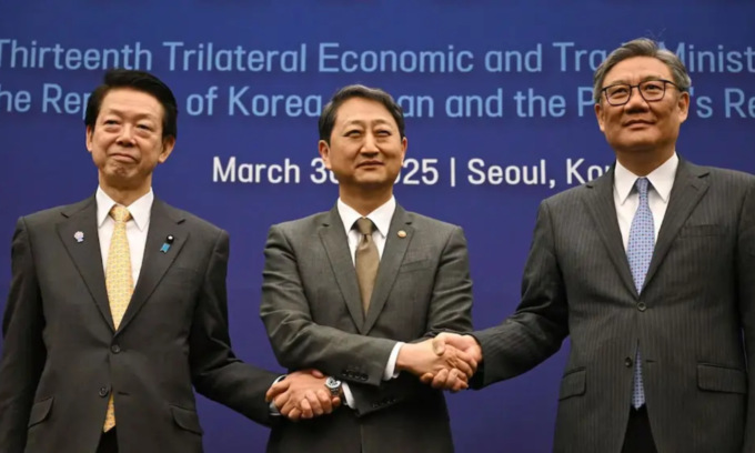 Giappone, Cina e Corea del Sud si coalizzano: accordo di libero scambio anti Trump