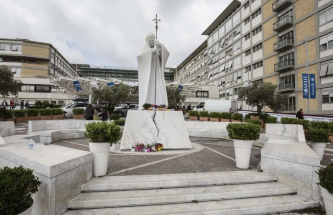 Bisognerà aspettare fino a stasera per il nuovo bollettino medico su Papa Francesco