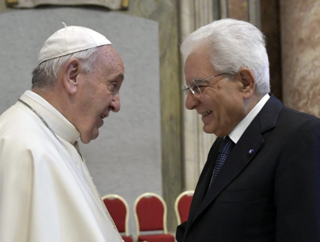Il messaggio di Mattarella per i dodici anni di Pontificato di Papa Francesco: “Le siamo riconoscenti”