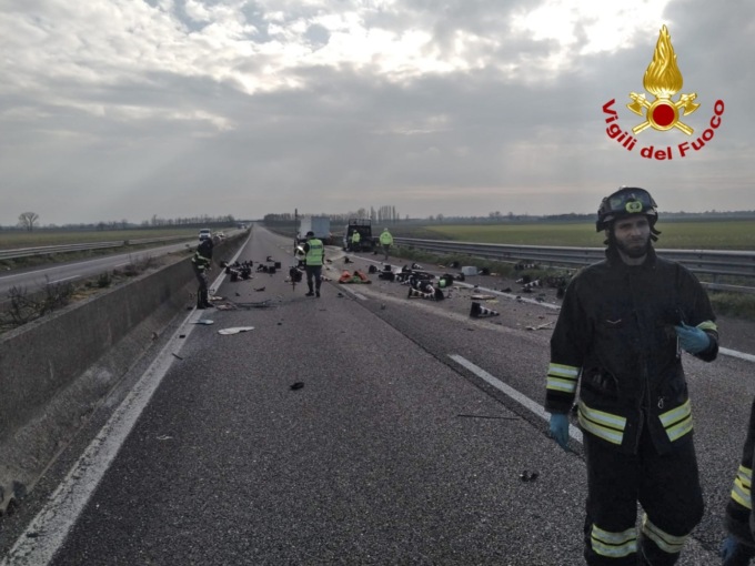 Strage sul lavoro in Sicilia: cinque morti in un giorno, tre nell'incidente a Siracusa. A Rovigo operaio travolto da un furgone