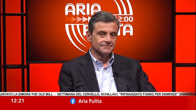 Sen. Calenda (Leader di Azione) :”Nessuno vuole comprare le armi. C’è un fronte populista”